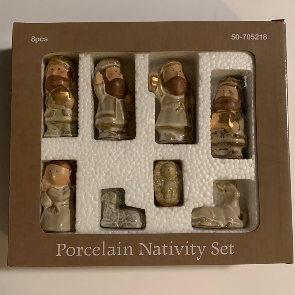Porcelain Nativity Set 8 Pcs Jesus Mary Joseph 3 Wise Men Sheep Donkey NEW